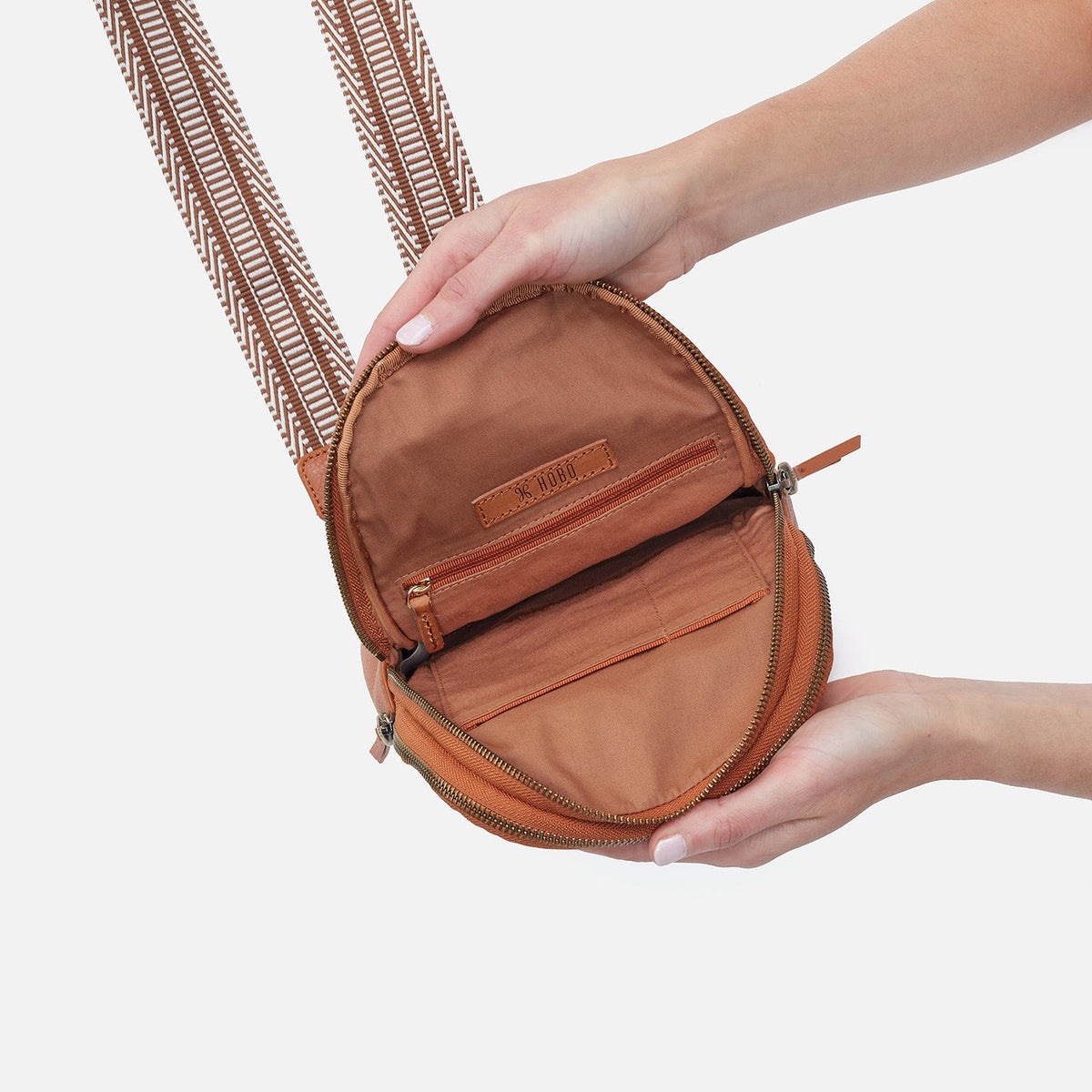 Cass Sling In Pebbled Leather - Butterscotch | HOBO Top Pick