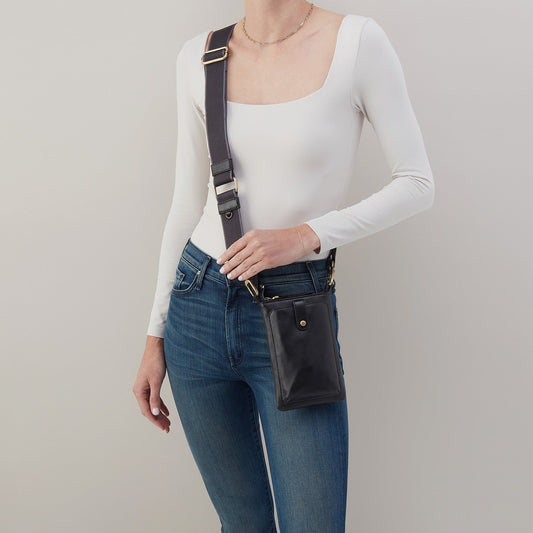 Cass Phone Crossbody In Pebbled Leather - Black | HOBO Customer Favorite
