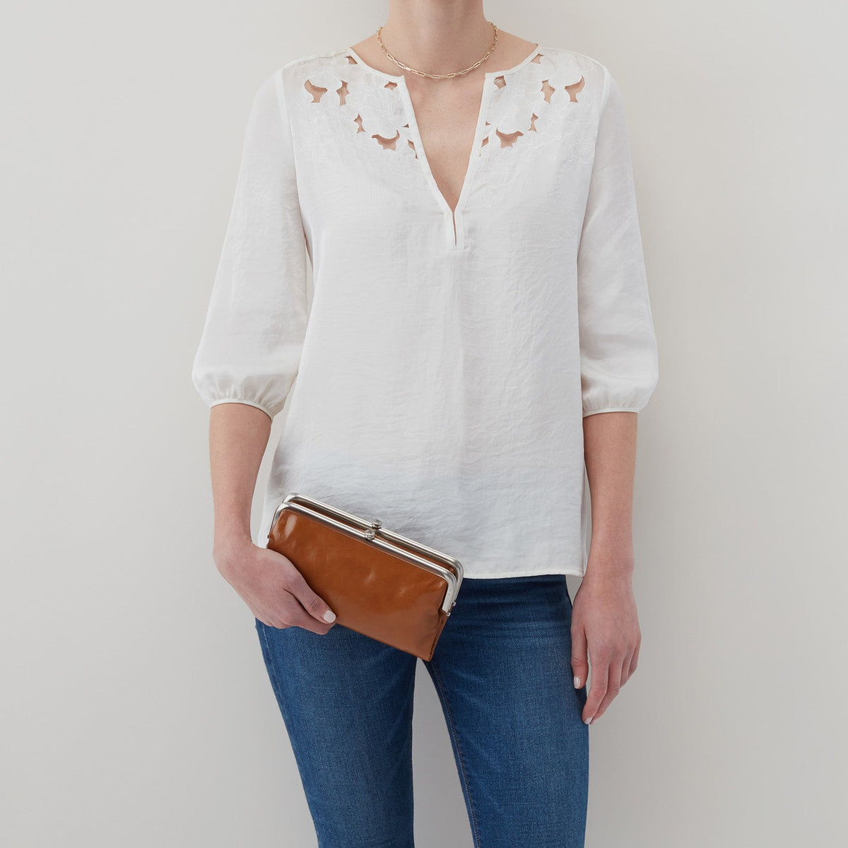 Lauren Clutch-Wallet In Polished Leather - Truffle | HOBO Trending