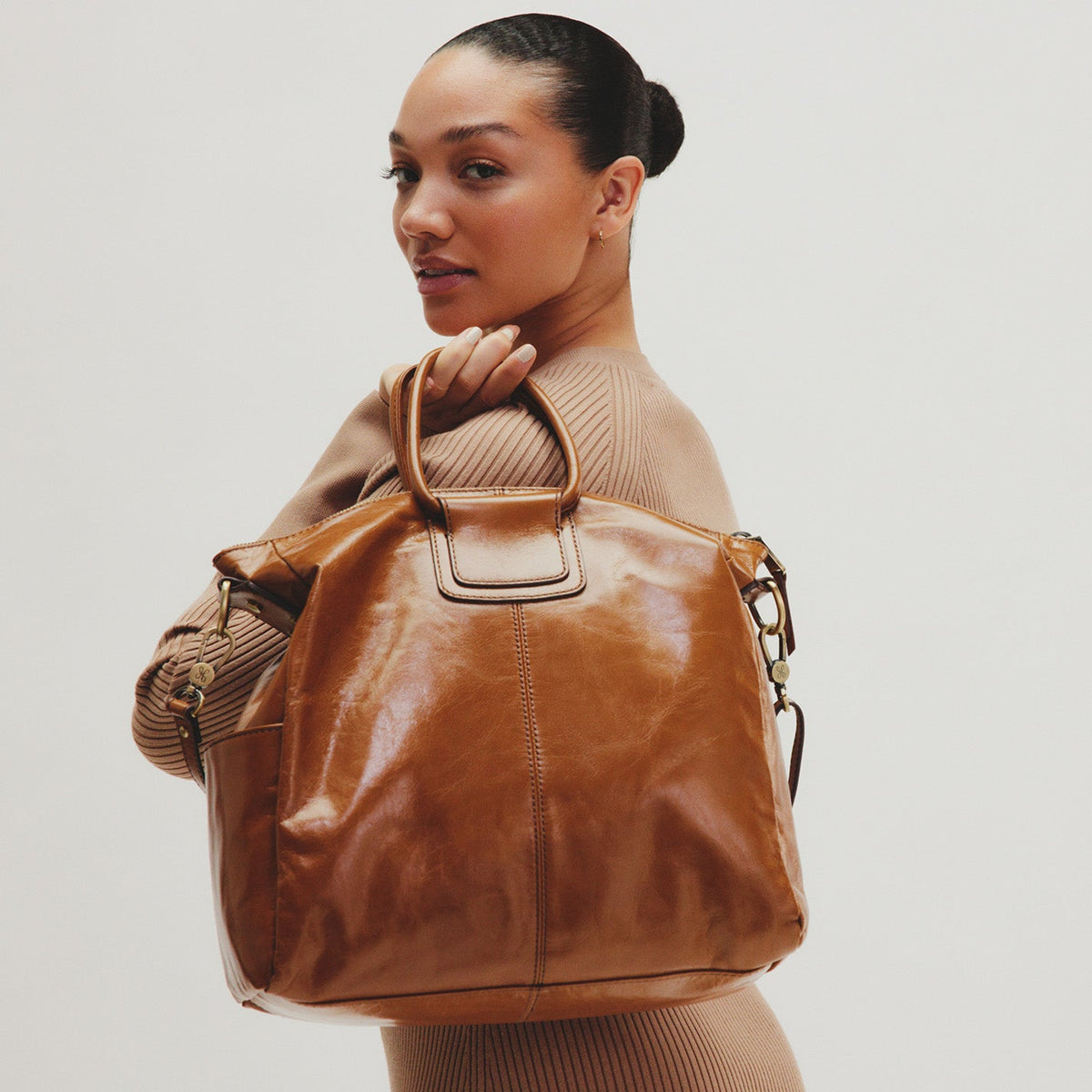 Sheila Large Satchel in Polished Leather - Truffle | HOBO Premium