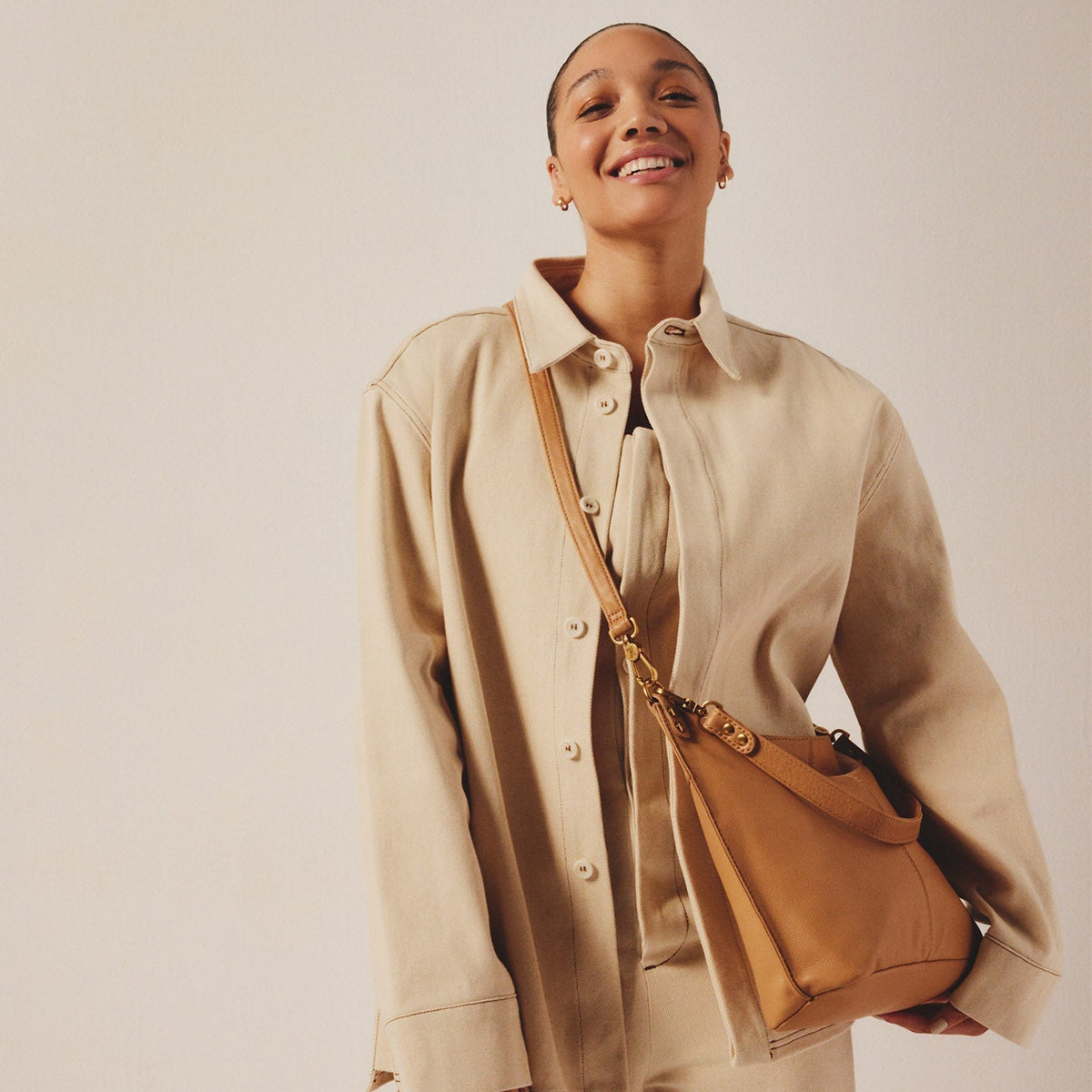 Pier Shoulder Bag In Pebbled Leather - Sandstorm | HOBO Great Value