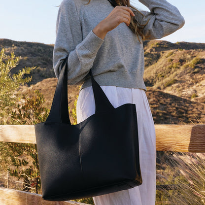 Vida Tote in Micro Pebbled Leather - Black | HOBO Popular