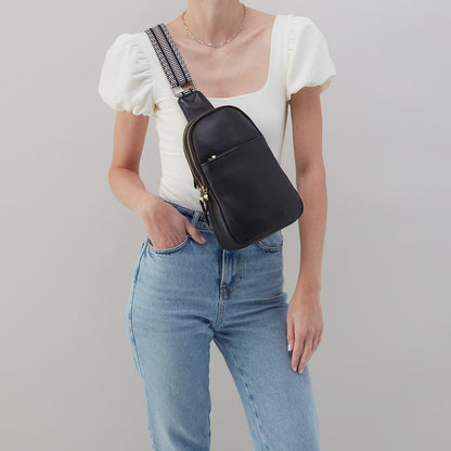 Cass Sling In Pebbled Leather - Black | HOBO Discount