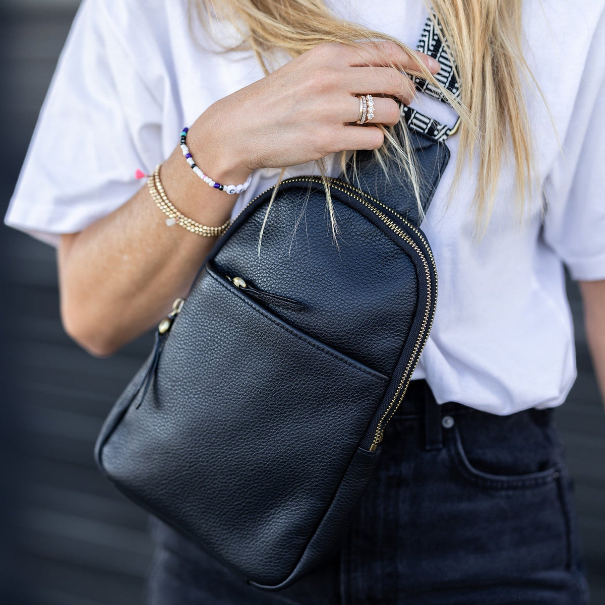 Cass Sling In Pebbled Leather - Sapphire | HOBO Featured