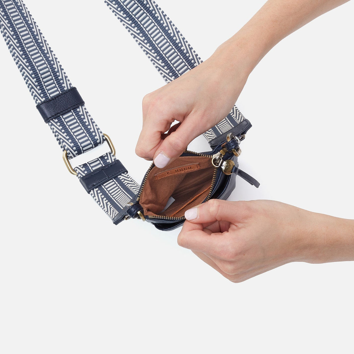 Cia Phone Crossbody in Pebbled Leather - Sapphire | HOBO Premium