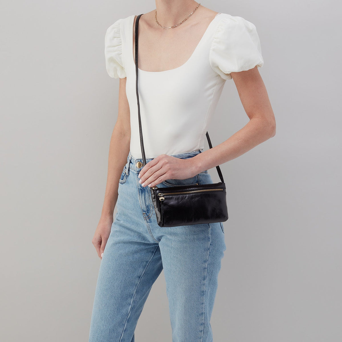 Cara Crossbody In Polished Leather - Black | HOBO Essential