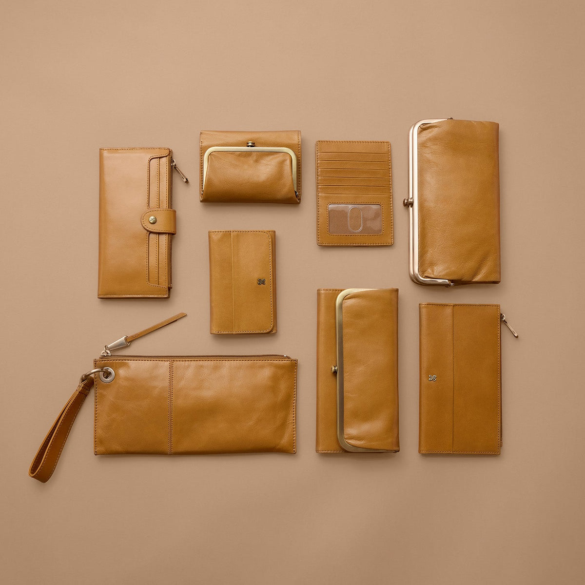 Euro Slide Card Case In Polished Leather - Natural | HOBO Trusted