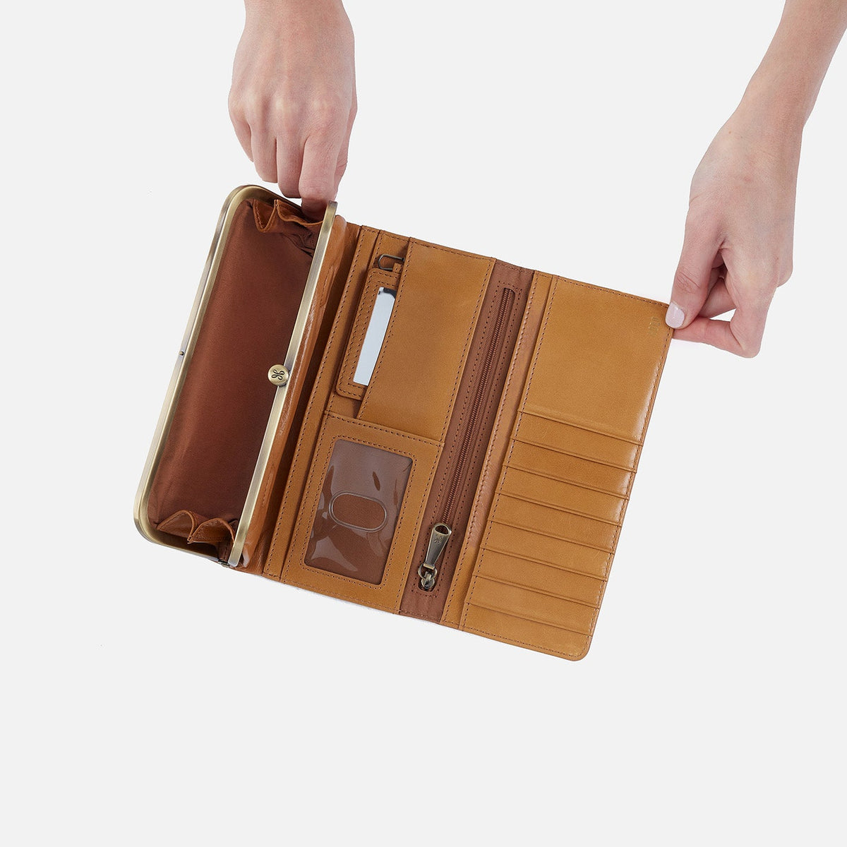 Rachel Continental Wallet In Polished Leather - Natural | HOBO Essential