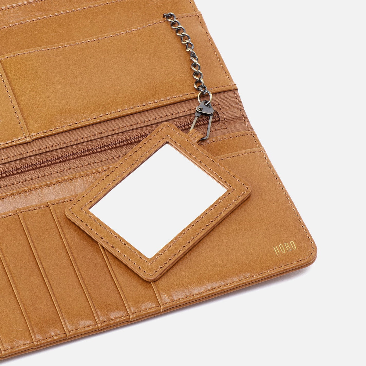 Rachel Continental Wallet In Polished Leather - Natural | HOBO Essential