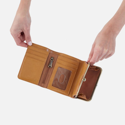 Robin Compact Wallet In Polished Leather - Natural | HOBO Best Price