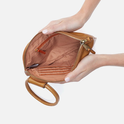 Sable Wristlet In Polished Leather - Natural | HOBO Smart Buy