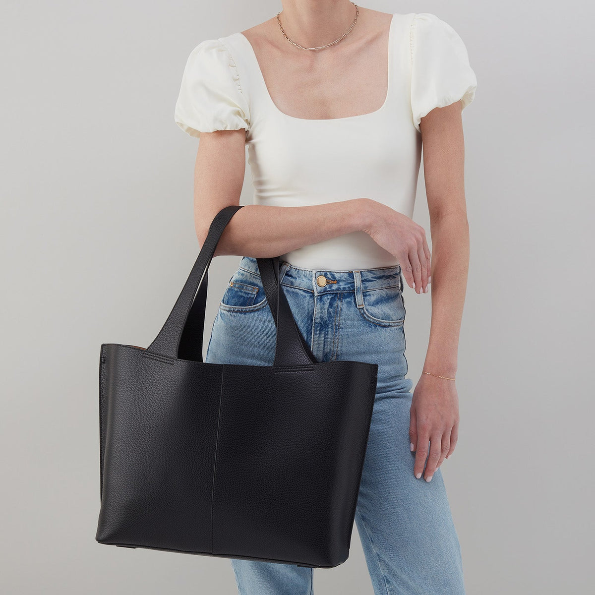 Vida Large Tote in Micro Pebbled Leather - Black | HOBO Premium