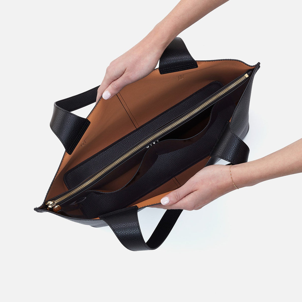 Vida Large Tote in Micro Pebbled Leather - Black | HOBO Premium
