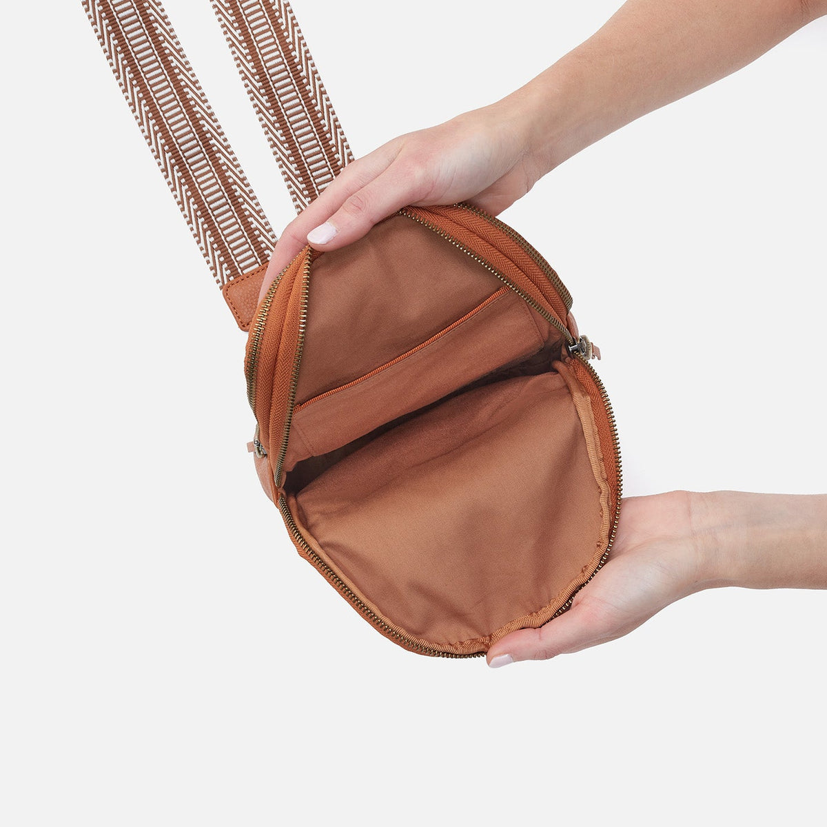 Cass Sling In Pebbled Leather - Butterscotch | HOBO Top Pick
