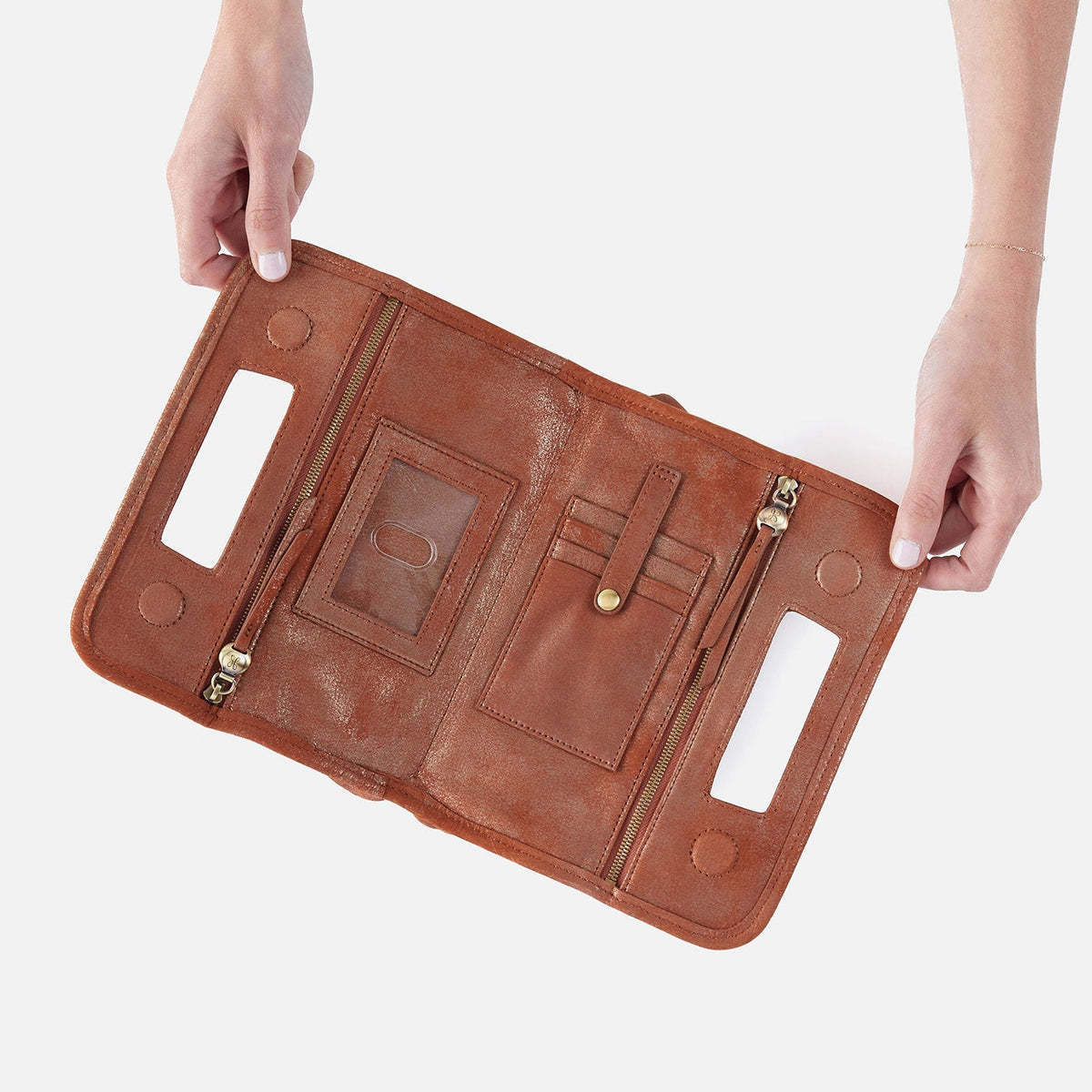Ace Clutch In Metallic Leather - Patina | HOBO Hot Sale