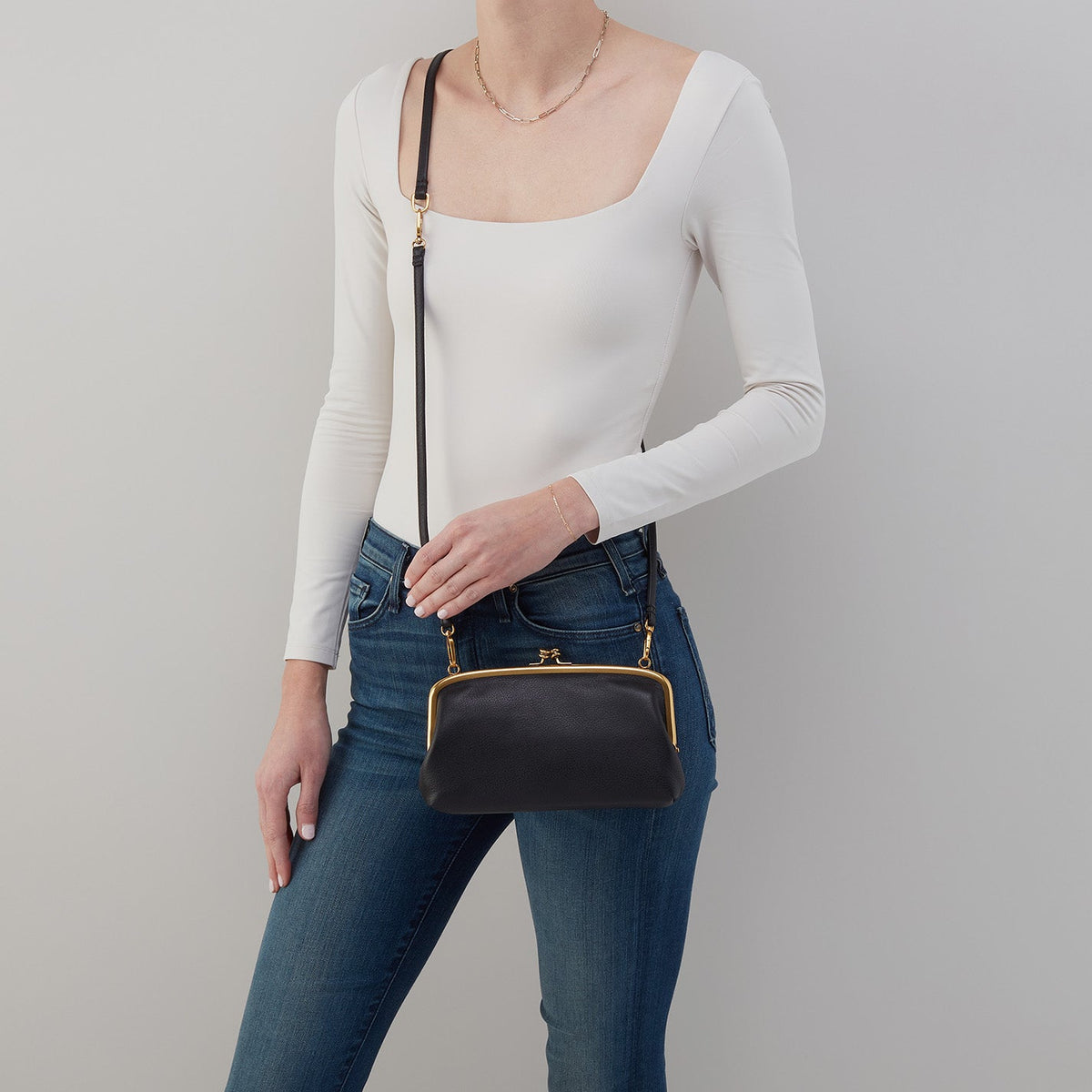 Cora Wallet Crossbody In Pebbled Leather - Black | HOBO Discount