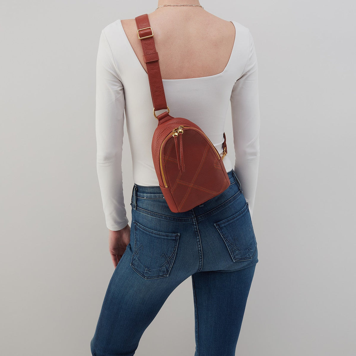 Fern Sling In Pebbled Leather - Rust | HOBO Quality