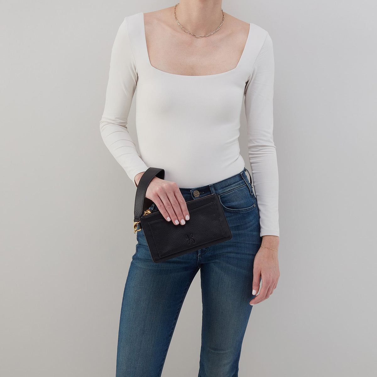 Hart Wristlet In Pebbled Leather - Black | HOBO Special Offer