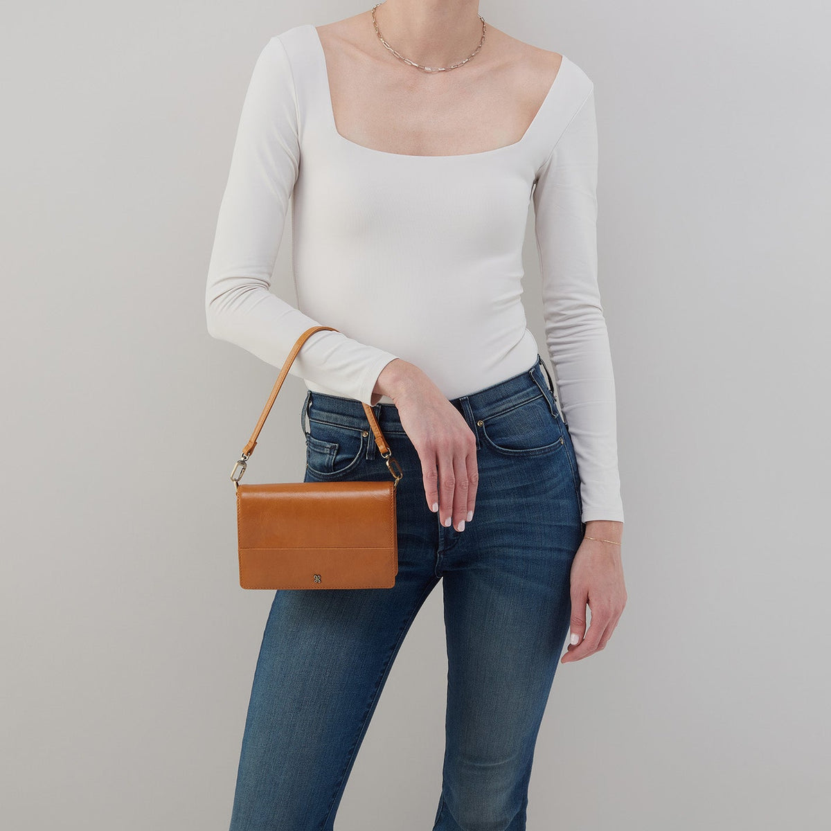 Jill Crossbody In Polished Leather - Natural | HOBO Trending