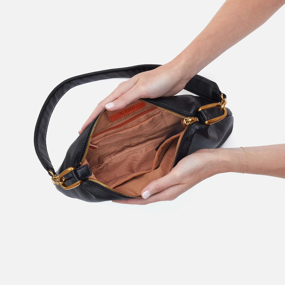 Advance Shoulder Bag In Pebbled Leather - Black | HOBO Top Pick