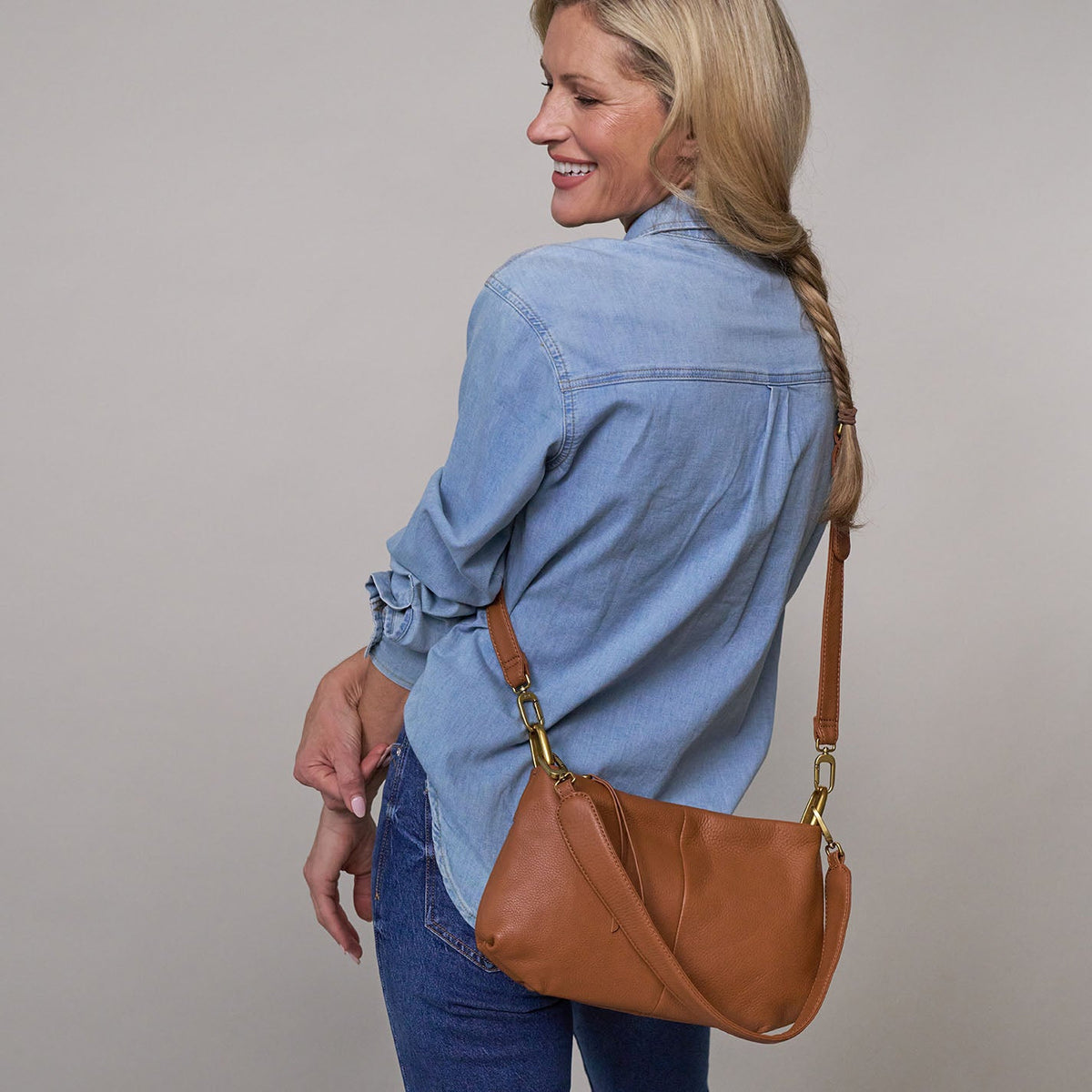 Advance Shoulder Bag In Pebbled Leather - Warm Honey | HOBO Trusted