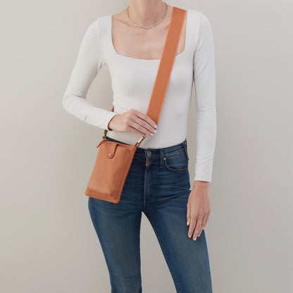 Cass Phone Crossbody In Pebbled Leather - Butterscotch | HOBO Smart Buy