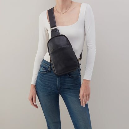 Cass Sling In Pebbled Leather - Black | HOBO Everyday