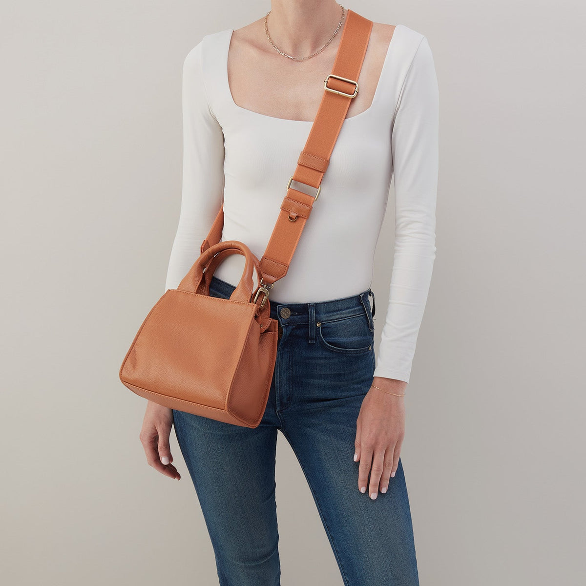 Cass Small Tote In Pebbled Leather - Butterscotch | HOBO Discount