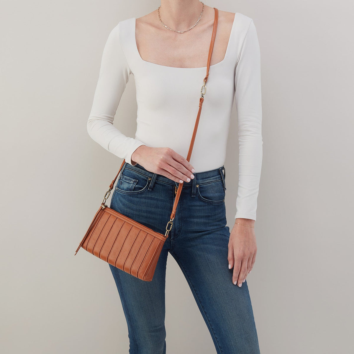 Darcy Crossbody In Smooth Leather - Burnished Caramel | HOBO Recommended