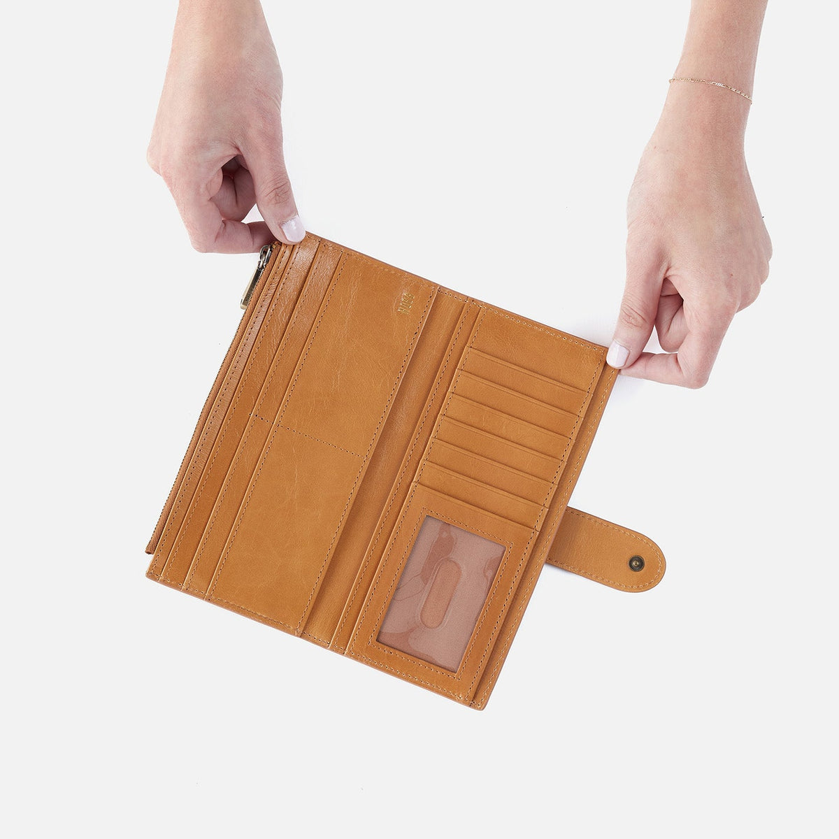 Dunn Continental Wallet In Polished Leather - Natural | HOBO Smart Buy