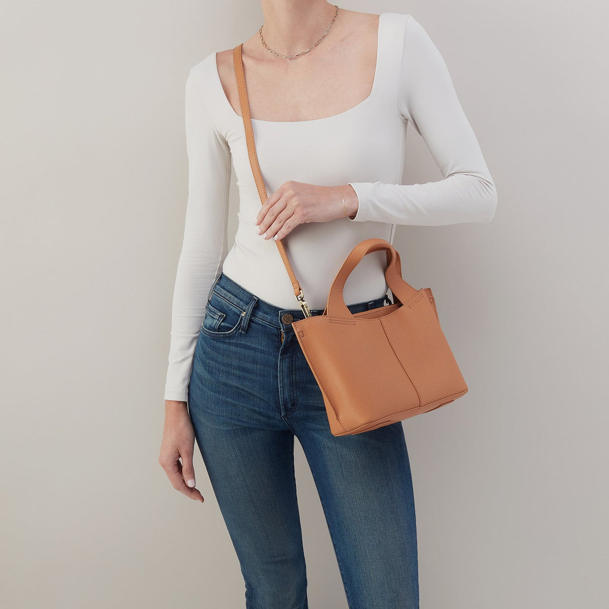 Vida Small Tote in Micro Pebbled Leather - Biscuit | HOBO Discount
