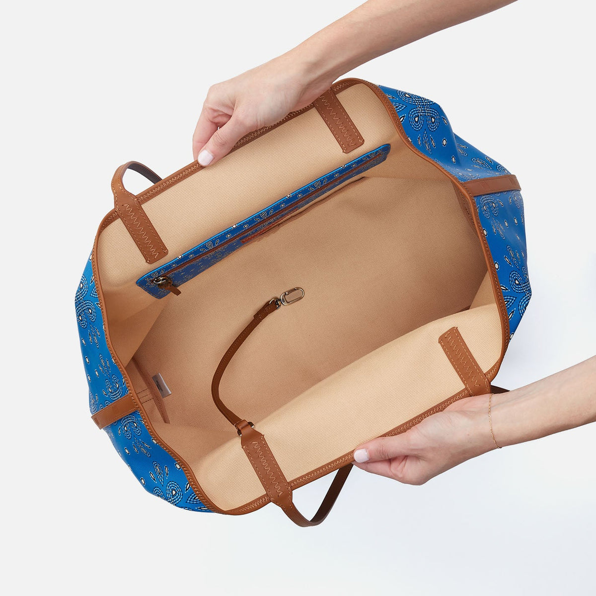All That Tote Large In Coated Canvas - Blue Journey Bandana | HOBO Hot Sale