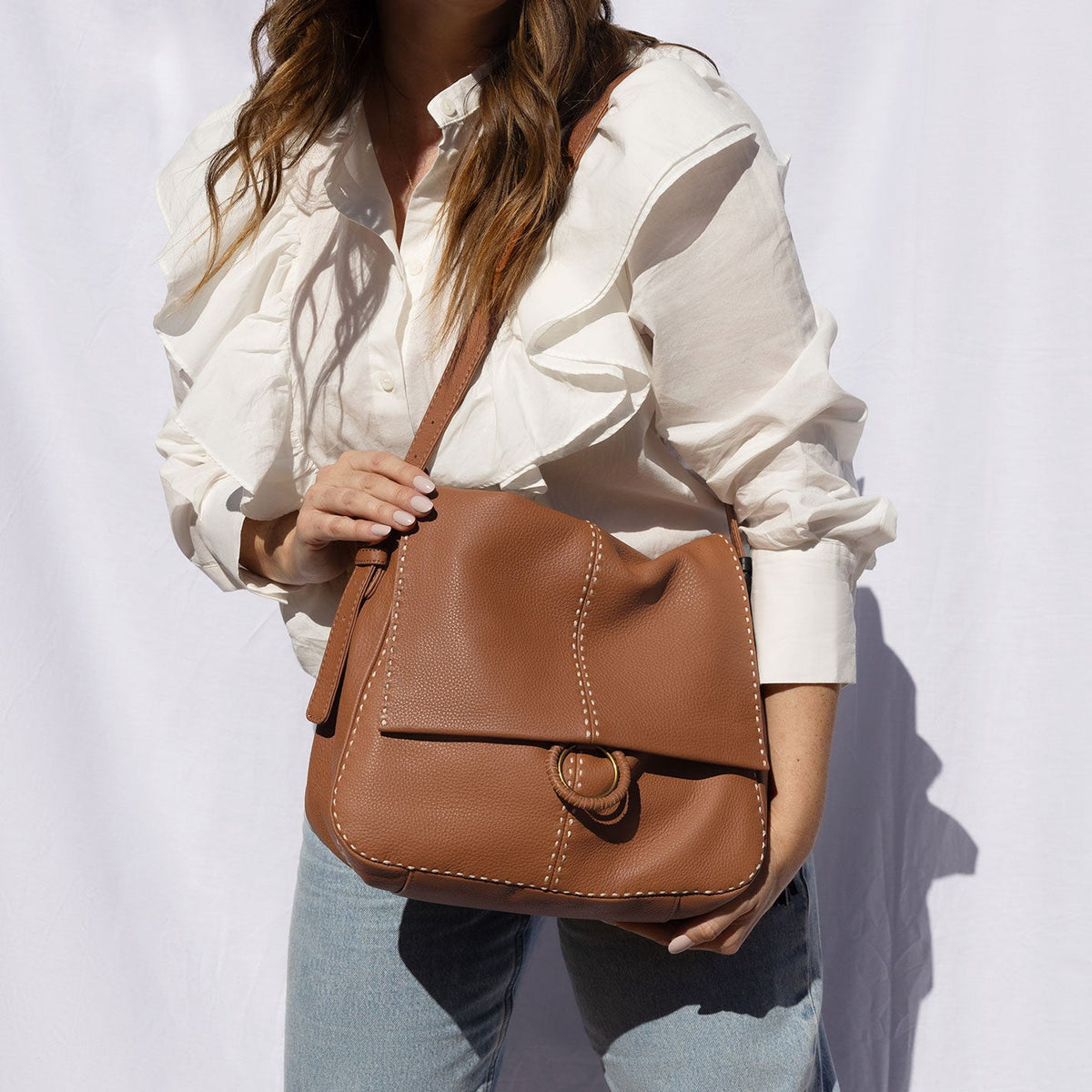 Austin Shoulder Bag In Pebbled Leather - Warm Honey | HOBO Classic