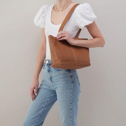Austin Tote In Pebbled Leather - Warm Honey | HOBO Great Value