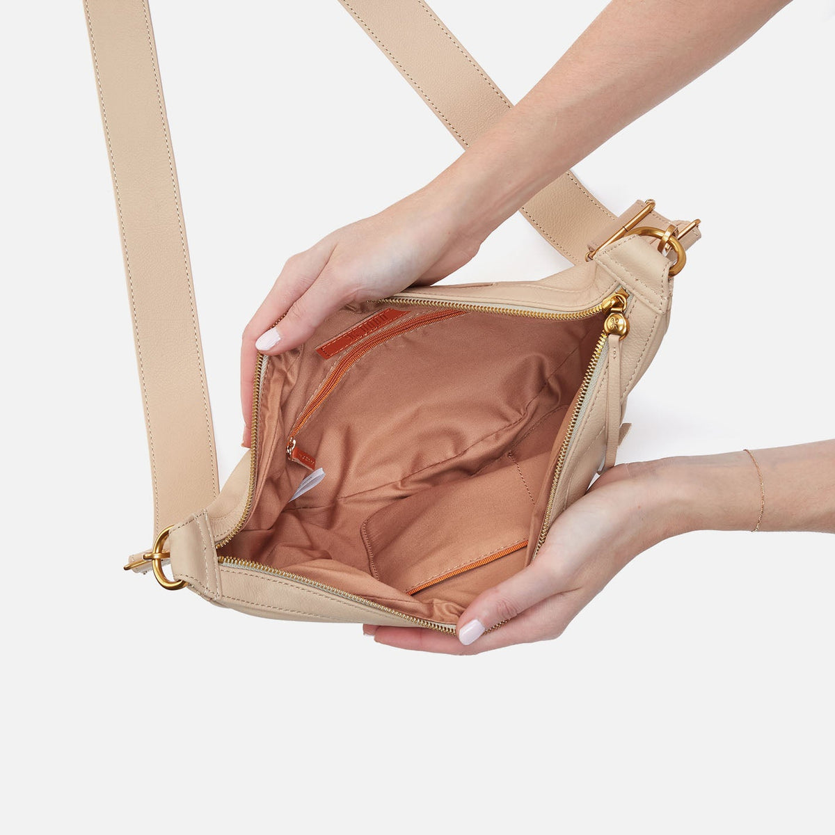 Carmen Sling In Pebbled Leather - Linen | HOBO Best Price