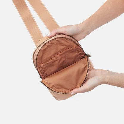 Cass Sling In Pebbled Leather - Porcini | HOBO Value