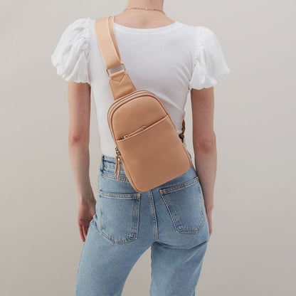 Cass Sling In Pebbled Leather - Porcini | HOBO Value