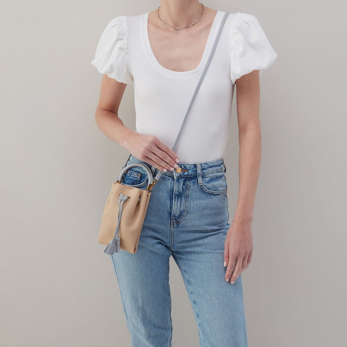 Eden Phone Crossbody In Pebbled Leather - Linen | HOBO New
