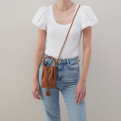 Eden Phone Crossbody In Pebbled Leather - Warm Honey | HOBO Special Offer