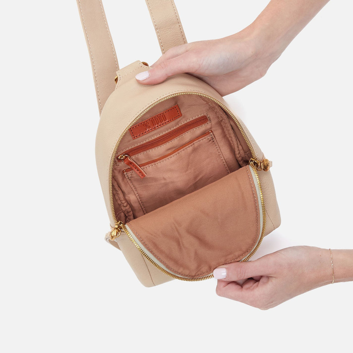 Fern Sling In Pebbled Leather - Linen | HOBO Trending