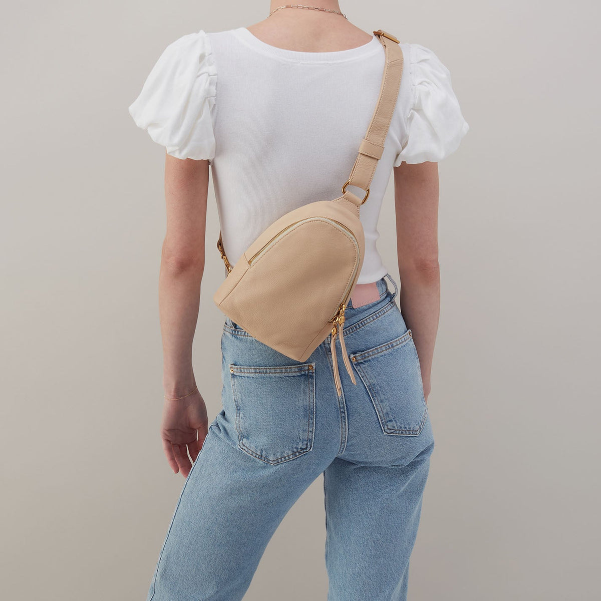 Fern Sling In Pebbled Leather - Linen | HOBO Trending