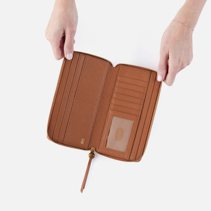 Hart Large Wallet In Pebbled Leather - Warm Honey | HOBO Top Pick