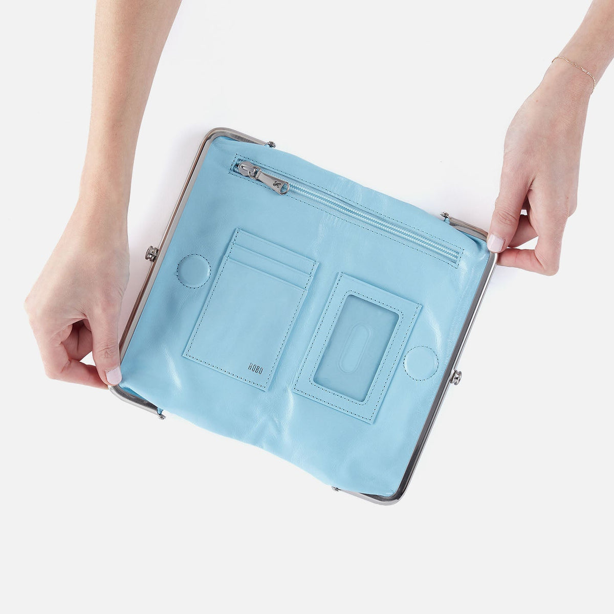 Lauren Clutch-Wallet In Polished Leather - Stratosphere | HOBO Essential