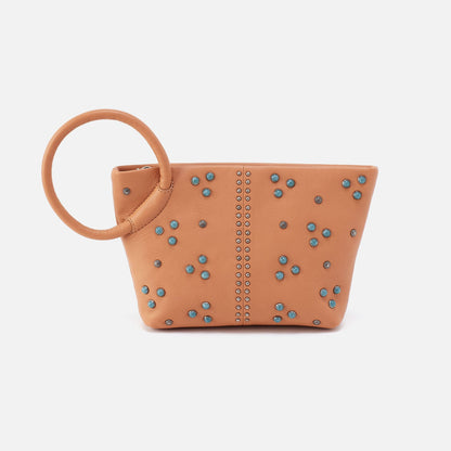 Maggie Clutch In Smooth Leather - Doe | HOBO Great Value