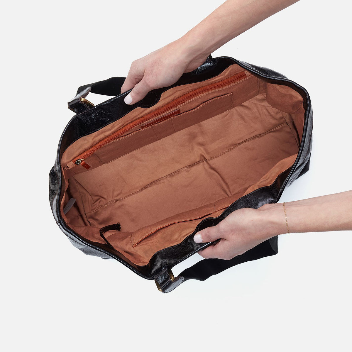 Romy Max Tote In Polished Leather - Black | HOBO Special Offer