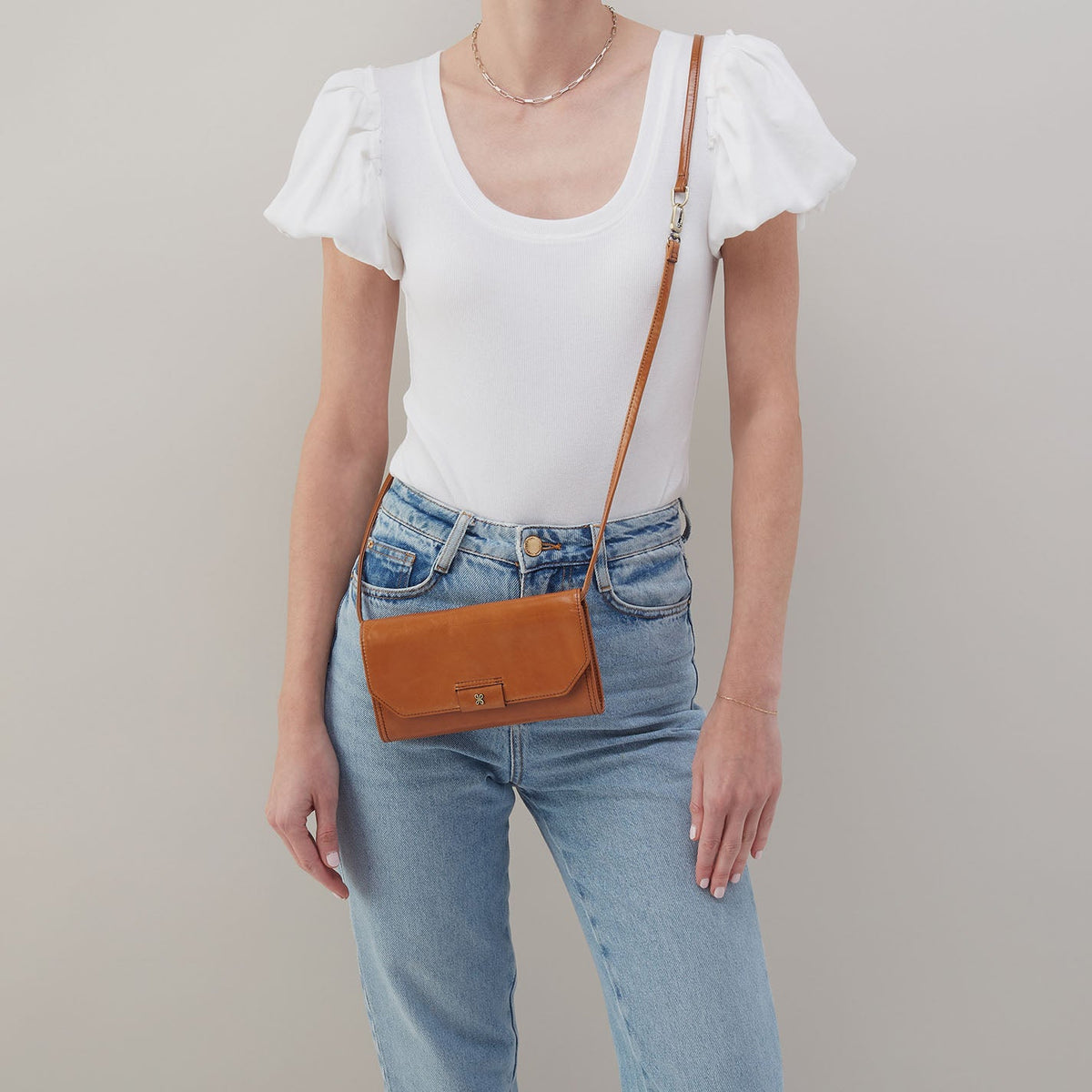 Romy Wallet Crossbody In Polished Leather - Truffle | HOBO Top Pick