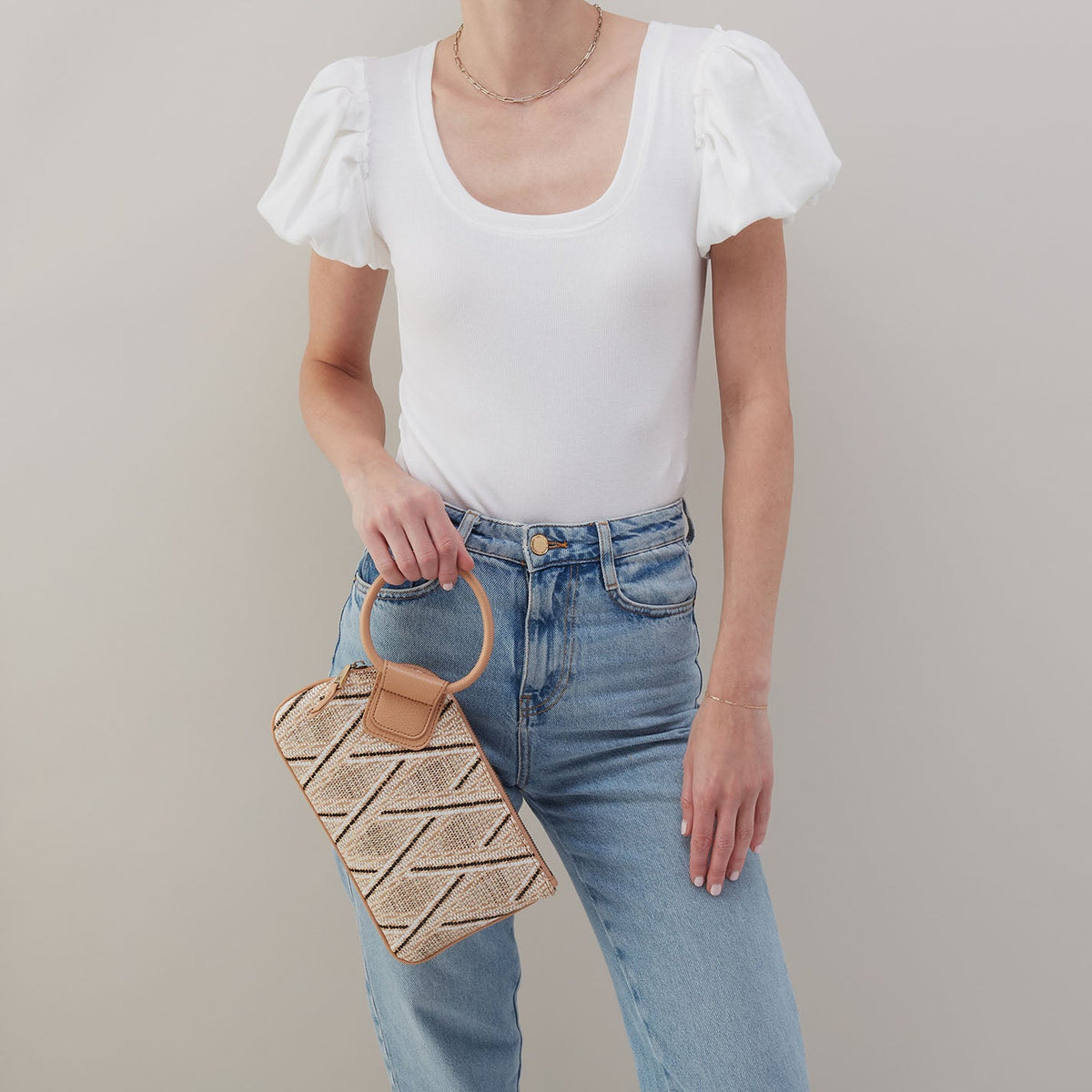 Sable Wristlet In Multi Weave With Leather Trim - Cream Raffia | HOBO Trending