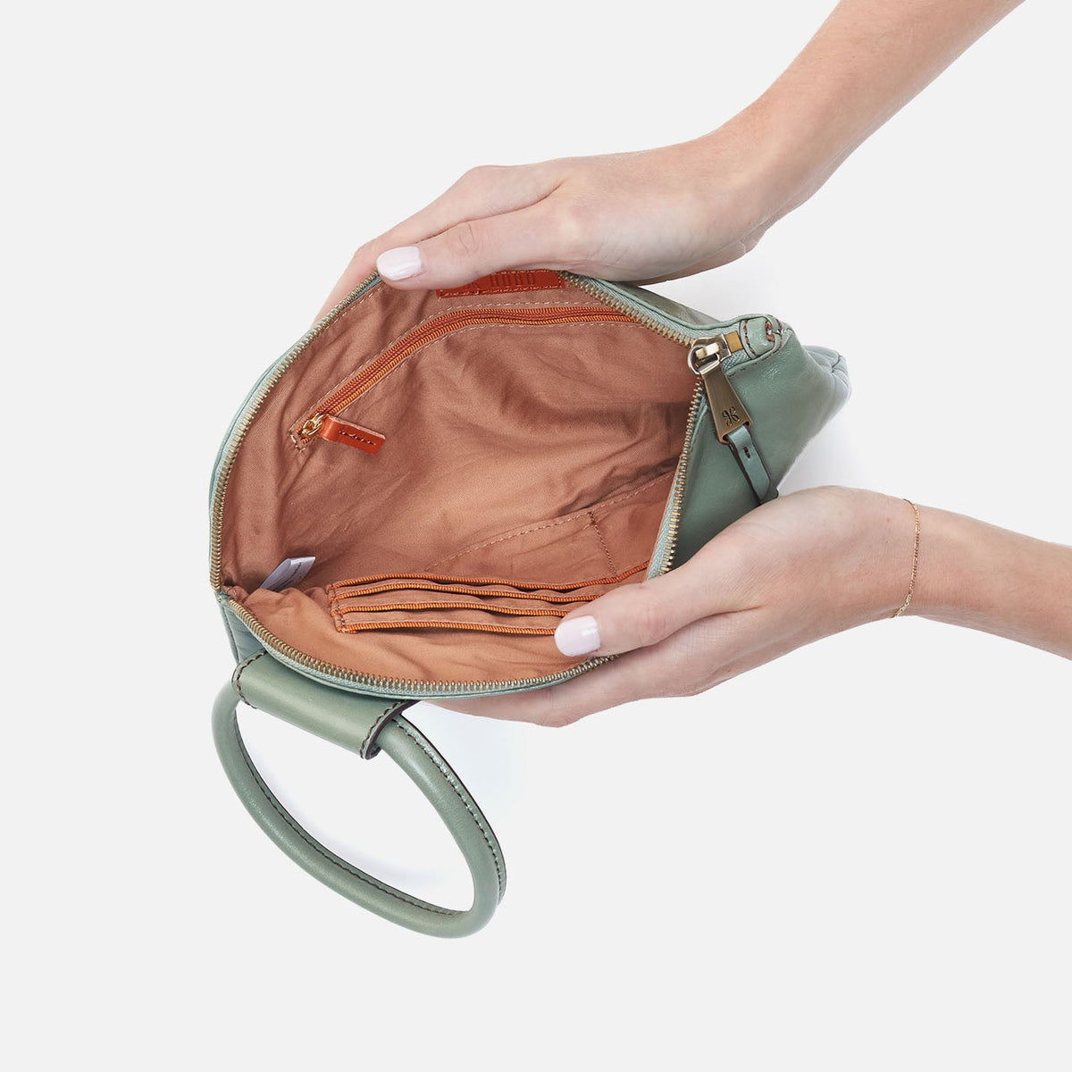 Sable Wristlet In Polished Leather - Jade | HOBO New