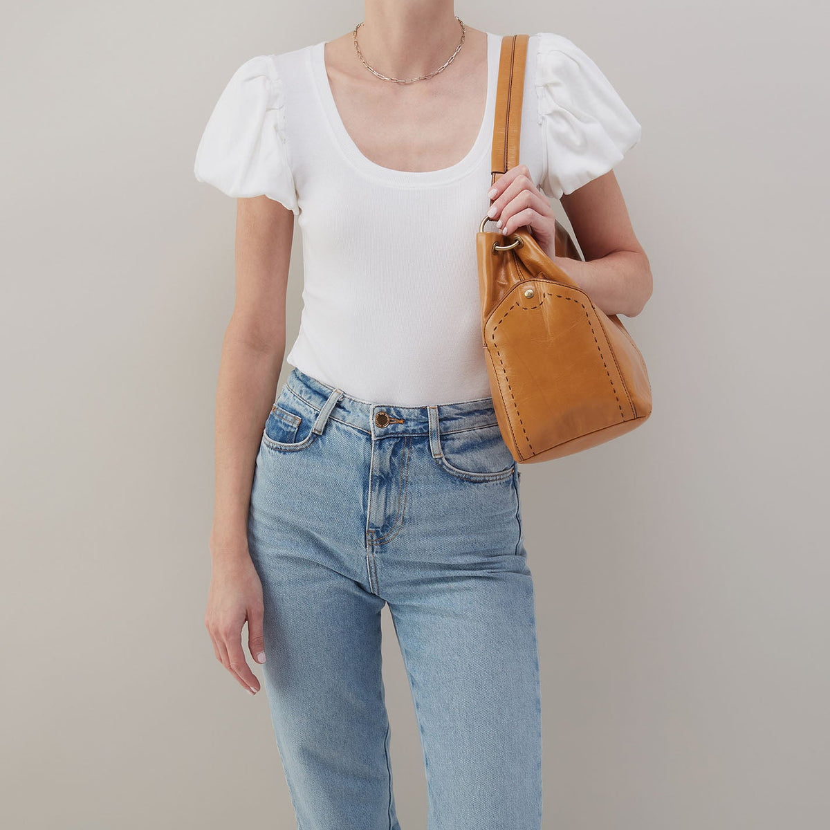 Seneca Shoulder Bag In Polished Leather - Natural | HOBO Special Offer