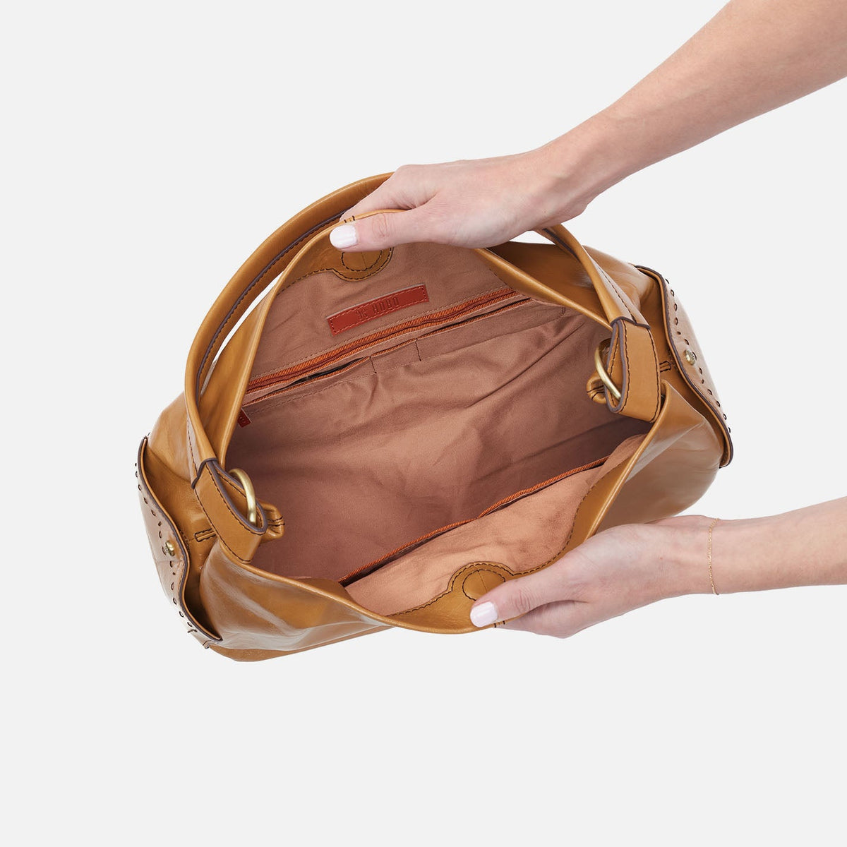 Seneca Shoulder Bag In Polished Leather - Natural | HOBO Special Offer